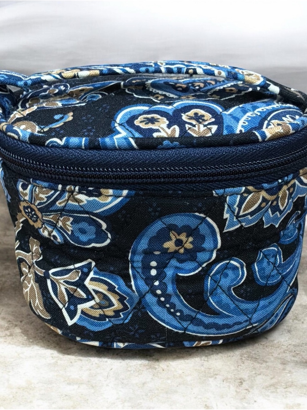 VTG 2006 Vera Bradley Windsor Navy Retired Small Round Cosmetic-Jewelry Case/Bag